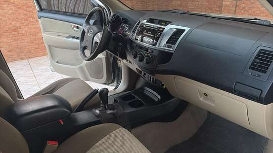 TOYOTA-HILUX SW4-2.7 SR 4X2 16V FLEX 4P AUTOMÁTICO TOYOTA-HILUX SW4-2015