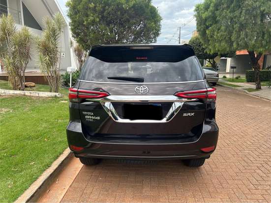 TOYOTA-HILUX SW4-2.8 D-4D TURBO DIESEL SRX 7L 4X4 AUTOMÁTICO TOYOTA-HILUX SW4-2021