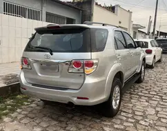 TOYOTA HILUX SW4 3.0 SRV 4X4 7 LUGARES 16V TURBO INTERCOOLER DIESEL 4P AUTOMÁTICO TOYOTA HILUX SW4 3.0 SRV 4X4 7 LUGARES 16V TURBO INTERCOOLER DIESEL 4P AUTOMÁTICO
