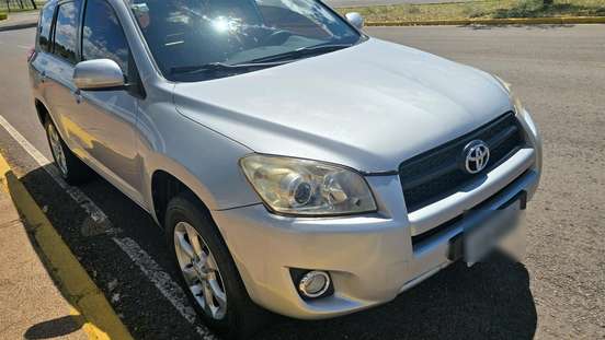 TOYOTA-RAV4-2010