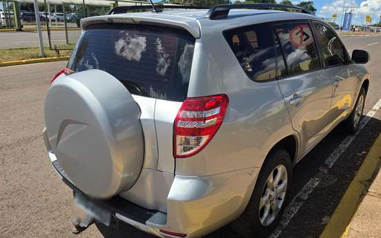 TOYOTA-RAV4-2010