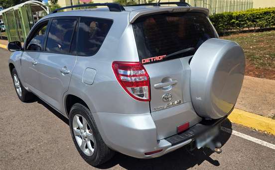 TOYOTA-RAV4-2010