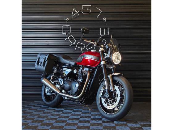 TRIUMPH SPEED TWIN 