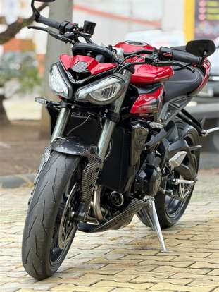 TRIUMPH-STREET TRIPLE RS ABS-2023