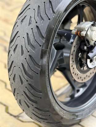 TRIUMPH-STREET TRIPLE RS ABS-2023