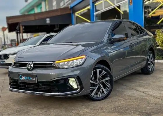 VOLKSWAGEN VIRTUS 1.0 200 TSI HIGHLINE AUTOMÁTICO