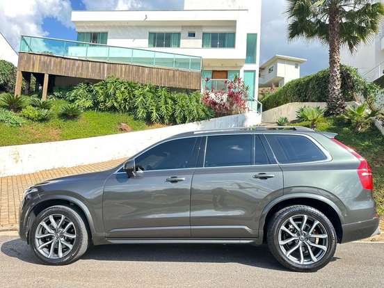 VOLVO-XC90-2018