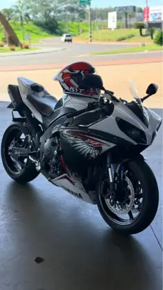 YAMAHA YZF R1 