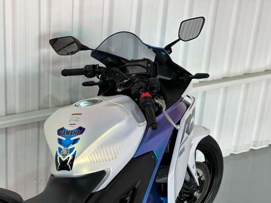 YAMAHA-YZF R3 ABS CONNECTED YAMAHA-YZF R3 ABS CONNECTED-2025