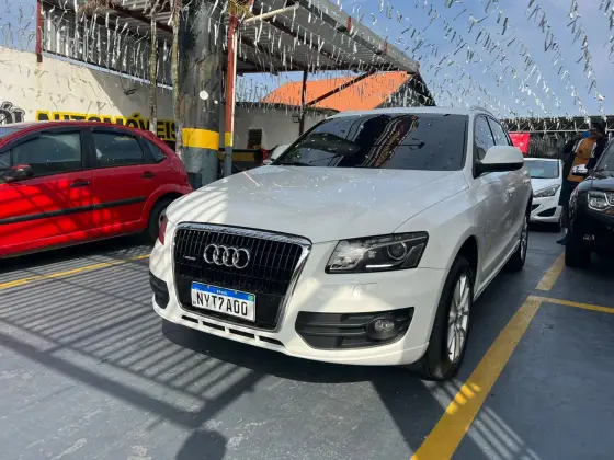 AUDI Q5 2.0 TFSI ATTRACTION 16V 211CV GASOLINA 4P AUTOMÁTICO AUDI Q5 2.0 TFSI ATTRACTION 16V 211CV GASOLINA 4P AUTOMÁTICO