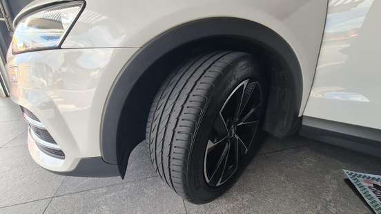 AUDI-Q3-2017