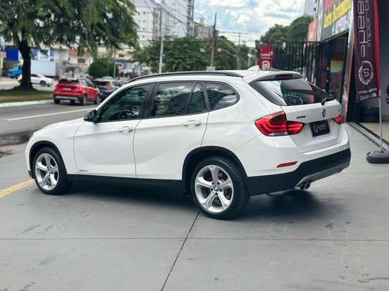 BMW-X1-2.0 16V TURBO ACTIVEFLEX SDRIVE20I 4P AUTOMÁTICO BMW-X1-2015