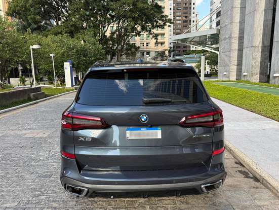 BMW-X5-2022