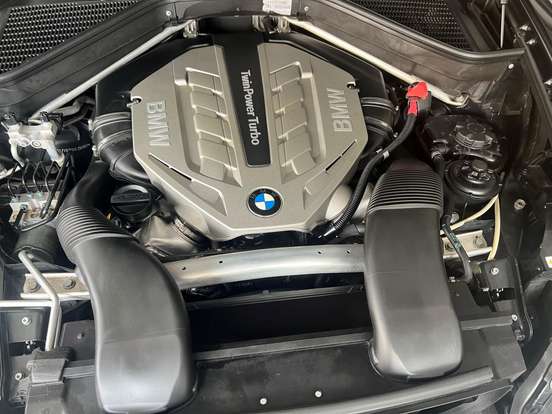 BMW-X5-2010
