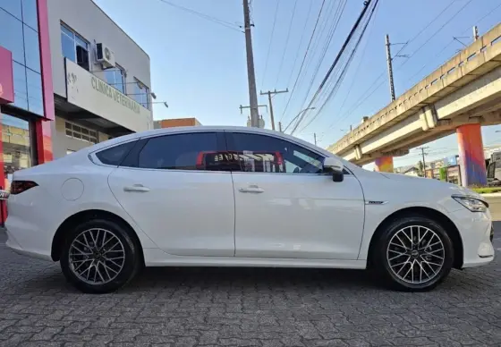 BYD KING 1.5 DM-I PHEV GS AUTOMÁTICO