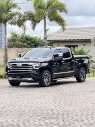 CHEVROLET SILVERADO 5.3 V8 GASOLINA 1500 HIGH COUNTRY 4X4 AUTOMÁTICO CHEVROLET SILVERADO 5.3 V8 GASOLINA 1500 HIGH COUNTRY 4X4 AUTOMÁTICO