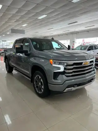 CHEVROLET SILVERADO 5.3 V8 GASOLINA 1500 HIGH COUNTRY 4X4 AUTOMÁTICO