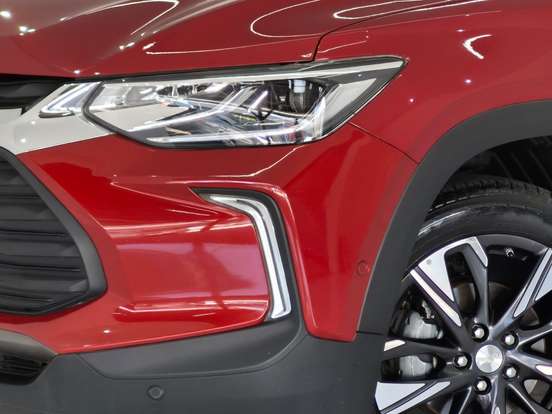 CHEVROLET-TRACKER-2023