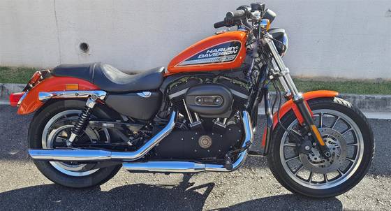 HARLEY-DAVIDSON SPORTSTER XL 883 R 