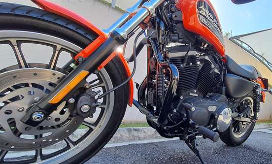 HARLEY-DAVIDSON-SPORTSTER XL 883 R-2010