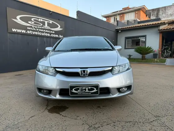 HONDA CIVIC 1.8 LXS 16V FLEX 4P AUTOMÁTICO HONDA CIVIC 1.8 LXS 16V FLEX 4P AUTOMÁTICO