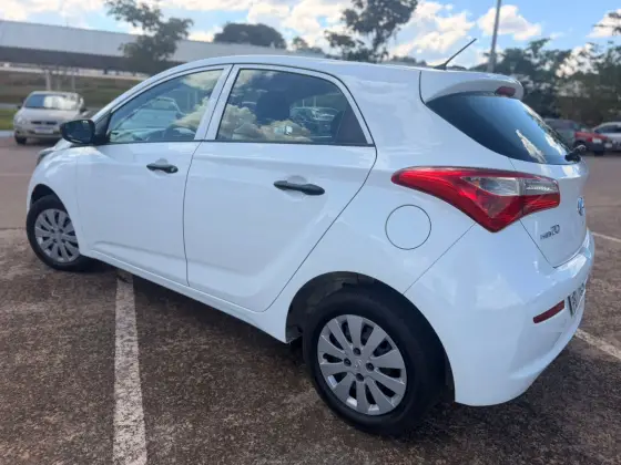 HYUNDAI HB20 1.0 COMFORT 12V FLEX 4P MANUAL HYUNDAI HB20 1.0 COMFORT 12V FLEX 4P MANUAL