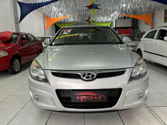 HYUNDAI I30 2.0 MPFI GLS 16V GASOLINA 4P MANUAL HYUNDAI I30 2.0 MPFI GLS 16V GASOLINA 4P MANUAL