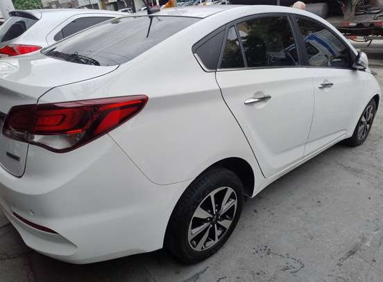 HYUNDAI-HB20S-2019