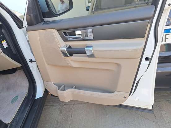 LAND ROVER-DISCOVERY 4-2014