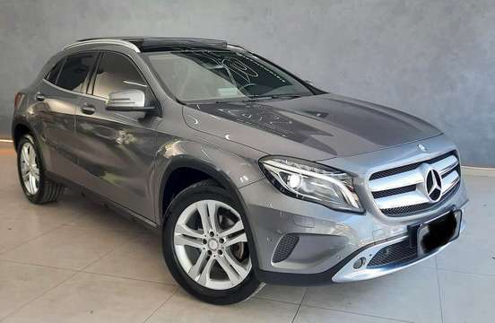 MERCEDES-BENZ-GLA 200-2016
