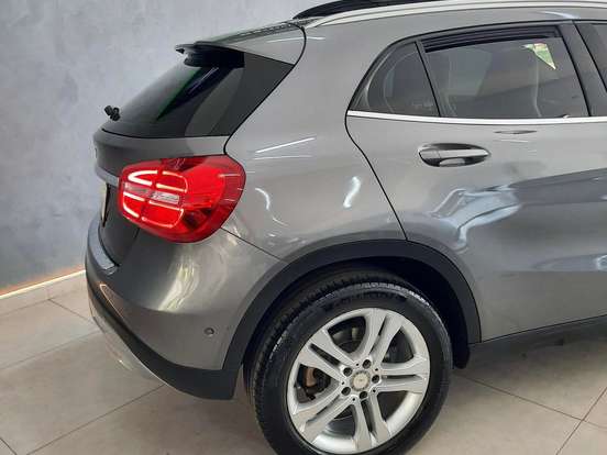 MERCEDES-BENZ-GLA 200-1.6 CGI ENDURO 16V TURBO FLEX 4P AUTOMÁTICO MERCEDES-BENZ-GLA 200-2016