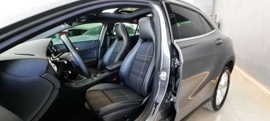 MERCEDES-BENZ-GLA 200-2016