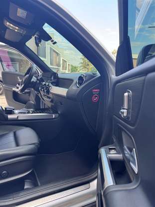 MERCEDES-BENZ-GLB 200-2021