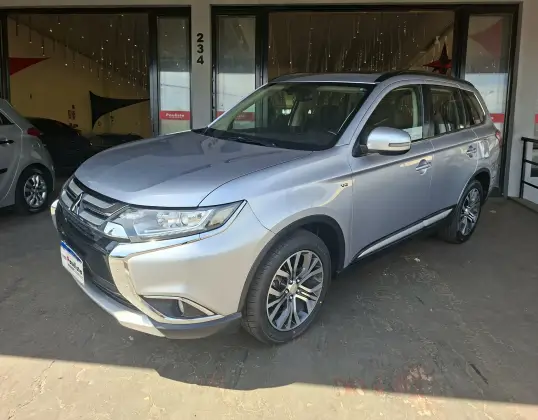 MITSUBISHI OUTLANDER 3.0 GT 4X4 V6 24V GASOLINA 4P AUTOMÁTICO MITSUBISHI OUTLANDER 3.0 GT 4X4 V6 24V GASOLINA 4P AUTOMÁTICO
