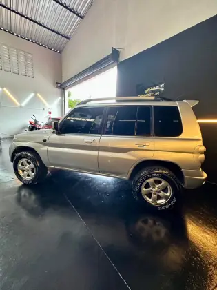 MITSUBISHI PAJERO 2.5 HD 4X4 8V TURBO INTERCOOLER DIESEL 4P MANUAL MITSUBISHI PAJERO 2.5 HD 4X4 8V TURBO INTERCOOLER DIESEL 4P MANUAL