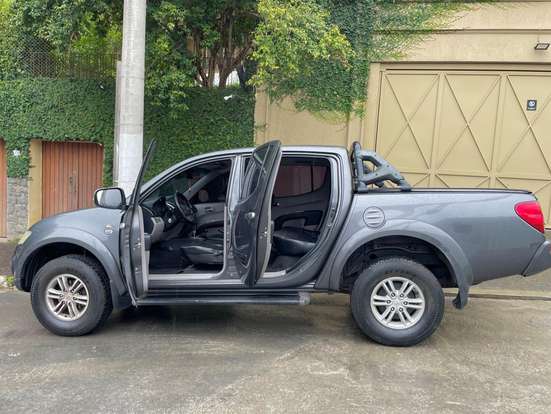 MITSUBISHI-L200 TRITON-2015
