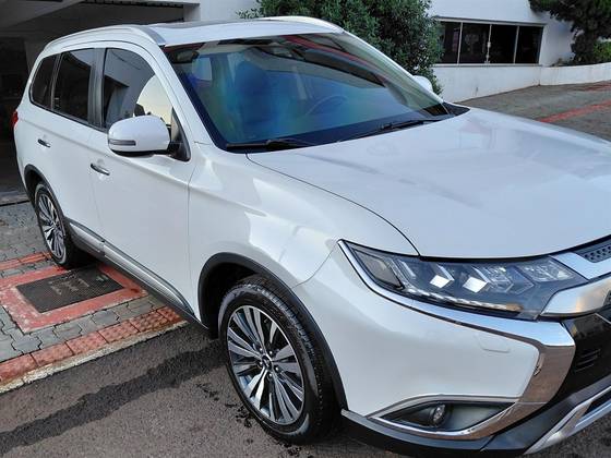MITSUBISHI OUTLANDER 2.2 MIVEC DI-D DIESEL HPE-S AWD AUTOMÁTICO