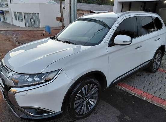 MITSUBISHI-OUTLANDER-2018