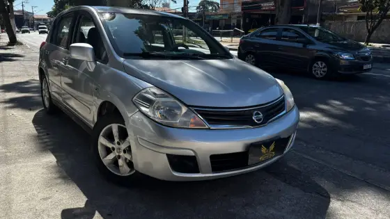 NISSAN TIIDA 1.8 SL 16V FLEX 4P MANUAL NISSAN TIIDA 1.8 SL 16V FLEX 4P MANUAL