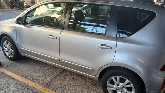 NISSAN-LIVINA-2013
