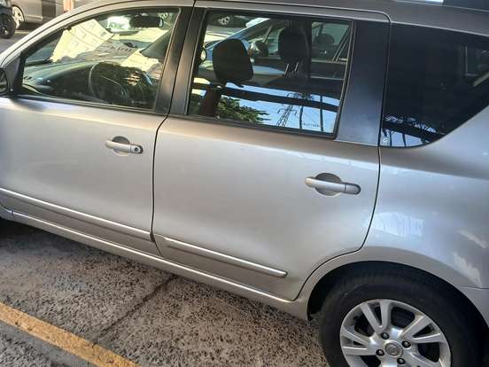 NISSAN-LIVINA-1.8 S 16V FLEX 4P AUTOMÁTICO NISSAN-LIVINA-2013