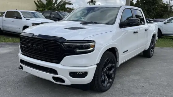 RAM 1500 5.7 V8 GASOLINA LIMITED NIGHT EDITION CD 4X4 AUTOMÁTICO