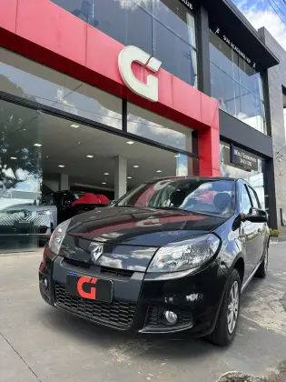 RENAULT SANDERO 1.0 EXPRESSION 16V FLEX 4P MANUAL RENAULT SANDERO 1.0 EXPRESSION 16V FLEX 4P MANUAL