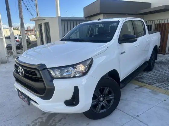 TOYOTA HILUX 2.8 D-4D TURBO DIESEL CD SR 4X4 AUTOMÁTICO TOYOTA HILUX 2.8 D-4D TURBO DIESEL CD SR 4X4 AUTOMÁTICO