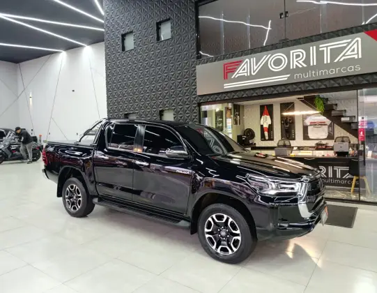 TOYOTA HILUX 2.8 D-4D TURBO DIESEL CD SRX 4X4 AUTOMÁTICO TOYOTA HILUX 2.8 D-4D TURBO DIESEL CD SRX 4X4 AUTOMÁTICO