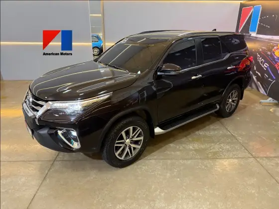 TOYOTA HILUX SW4 2.8 SRX 4X4 16V TURBO INTERCOOLER DIESEL 4P AUTOMÁTICO TOYOTA HILUX SW4 2.8 SRX 4X4 16V TURBO INTERCOOLER DIESEL 4P AUTOMÁTICO