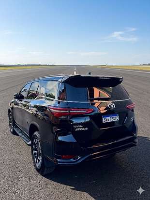 TOYOTA-HILUX SW4-2024