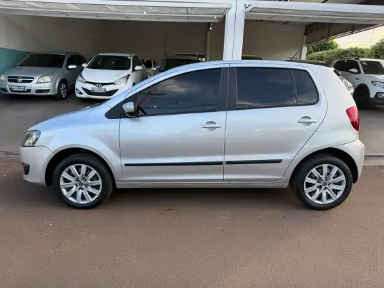 VOLKSWAGEN-FOX-2012