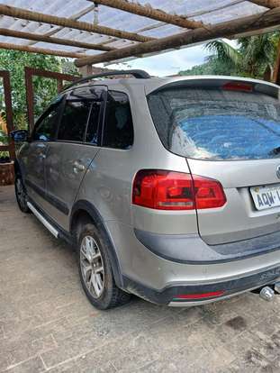 VOLKSWAGEN-SPACE CROSS-2012