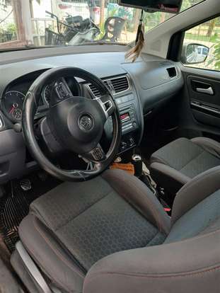 VOLKSWAGEN-SPACE CROSS-2012
